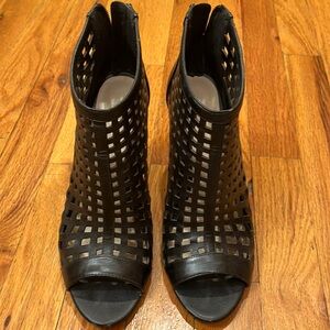 Charles David caged sandals sz8  leather upper